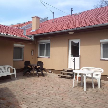 Start Apartmanok Pécs Exterior photo