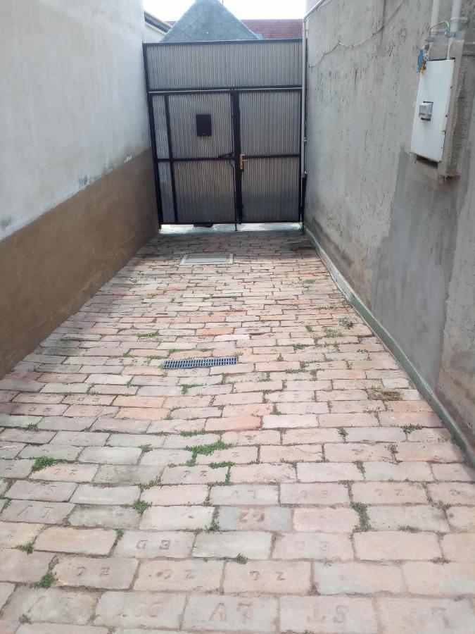 Start Apartmanok Pécs Exterior photo