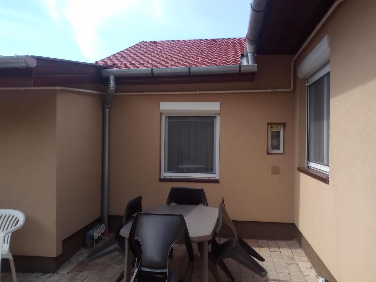 Start Apartmanok Pécs Exterior photo