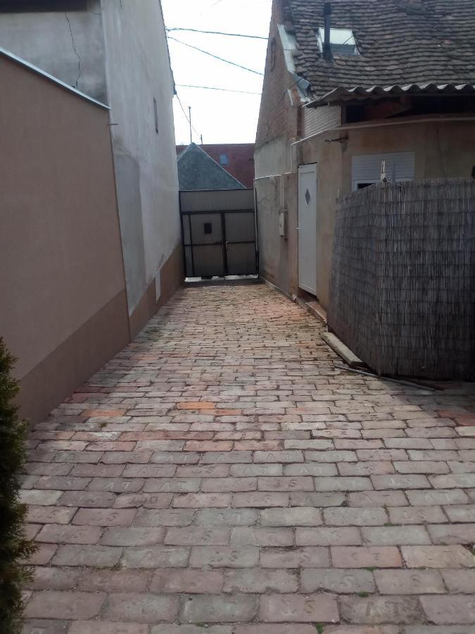 Start Apartmanok Pécs Exterior photo