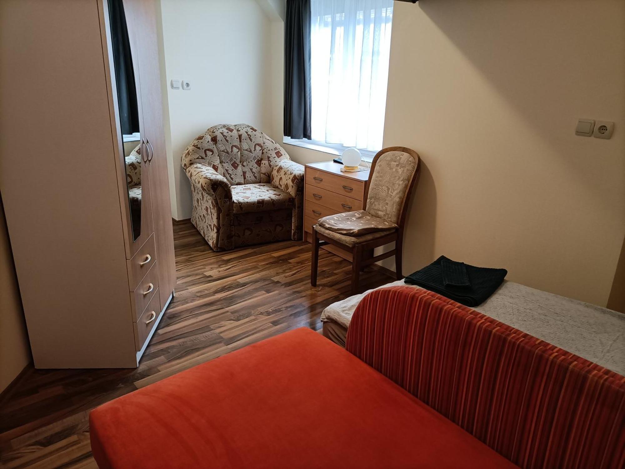Start Apartmanok Pécs Exterior photo