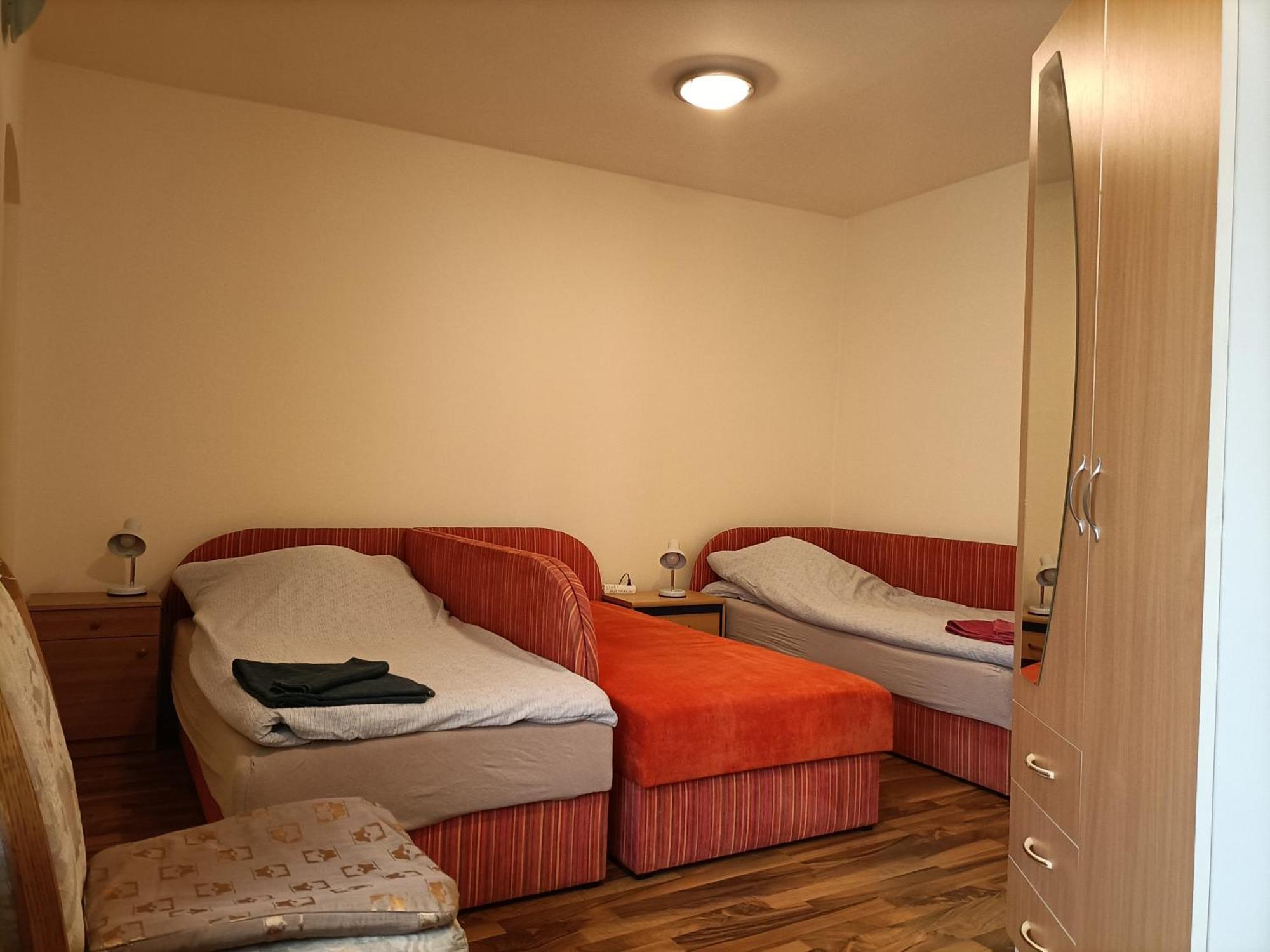 Start Apartmanok Pécs Exterior photo