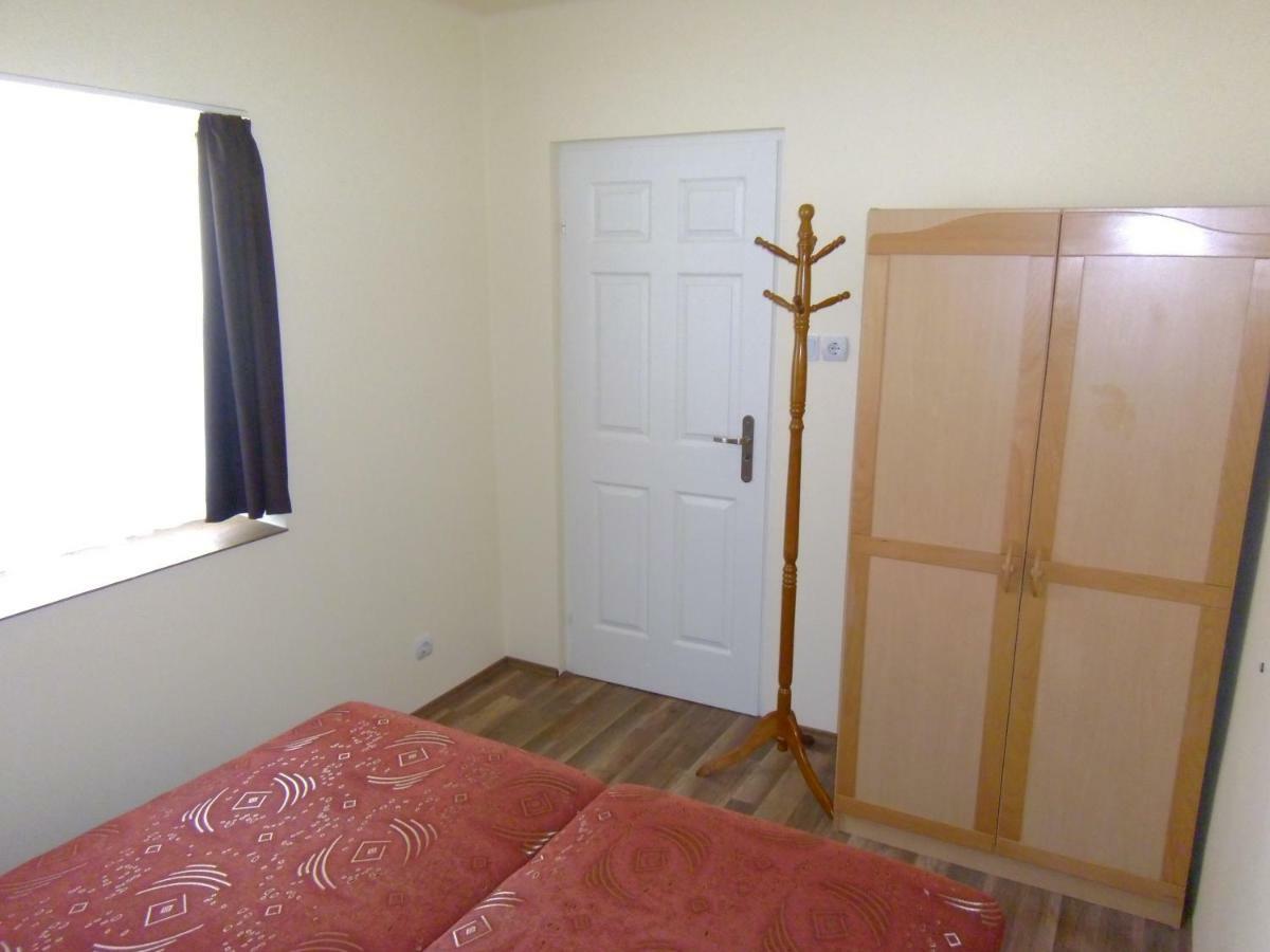 Start Apartmanok Pécs Exterior photo