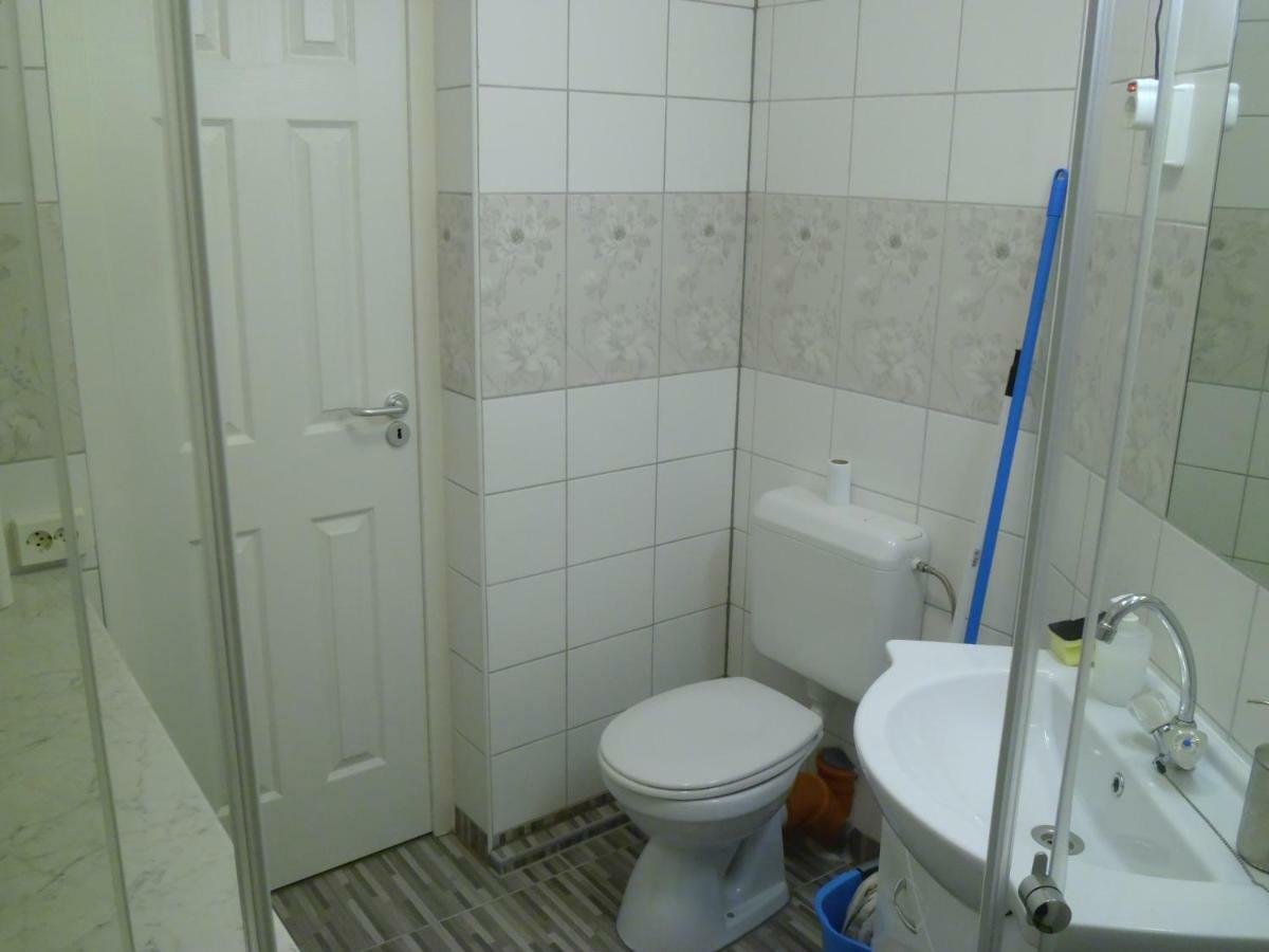 Start Apartmanok Pécs Exterior photo